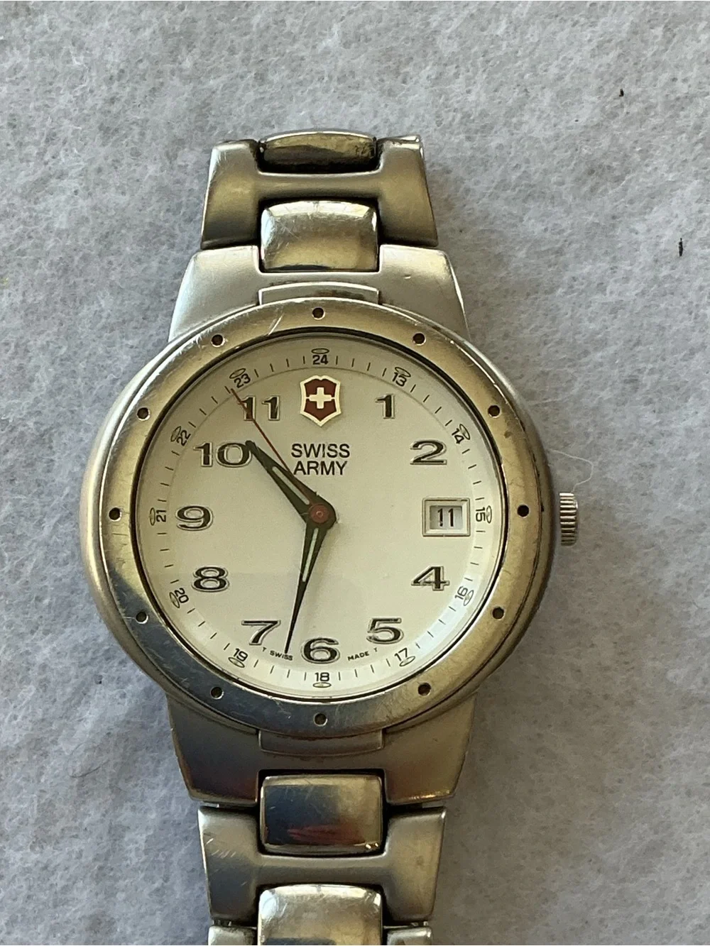Victorinox Swiss Army Men’s Stainless Steel Quartz Date Watch